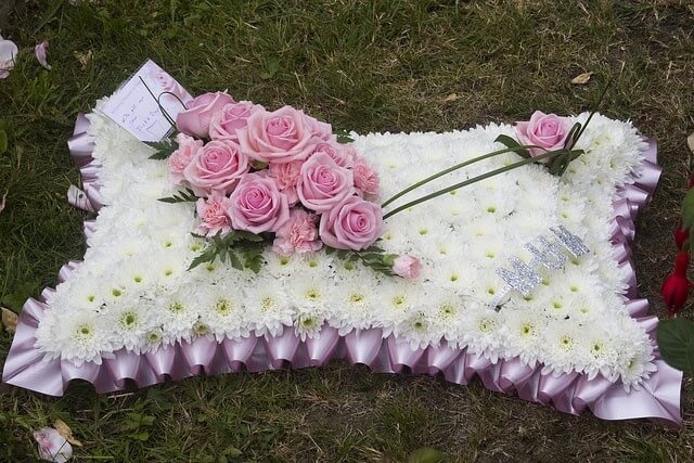 funeral-flowers-etiquette-1